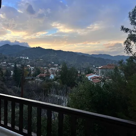Dom wakacyjny Mountain Retreat In Kakopetria, Cyprus - Perfect For Families